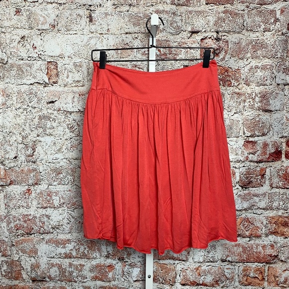 Banana Republic Womenʻs Coral Silk Lyocell Skirt Size 2 - Picture 4 of 5